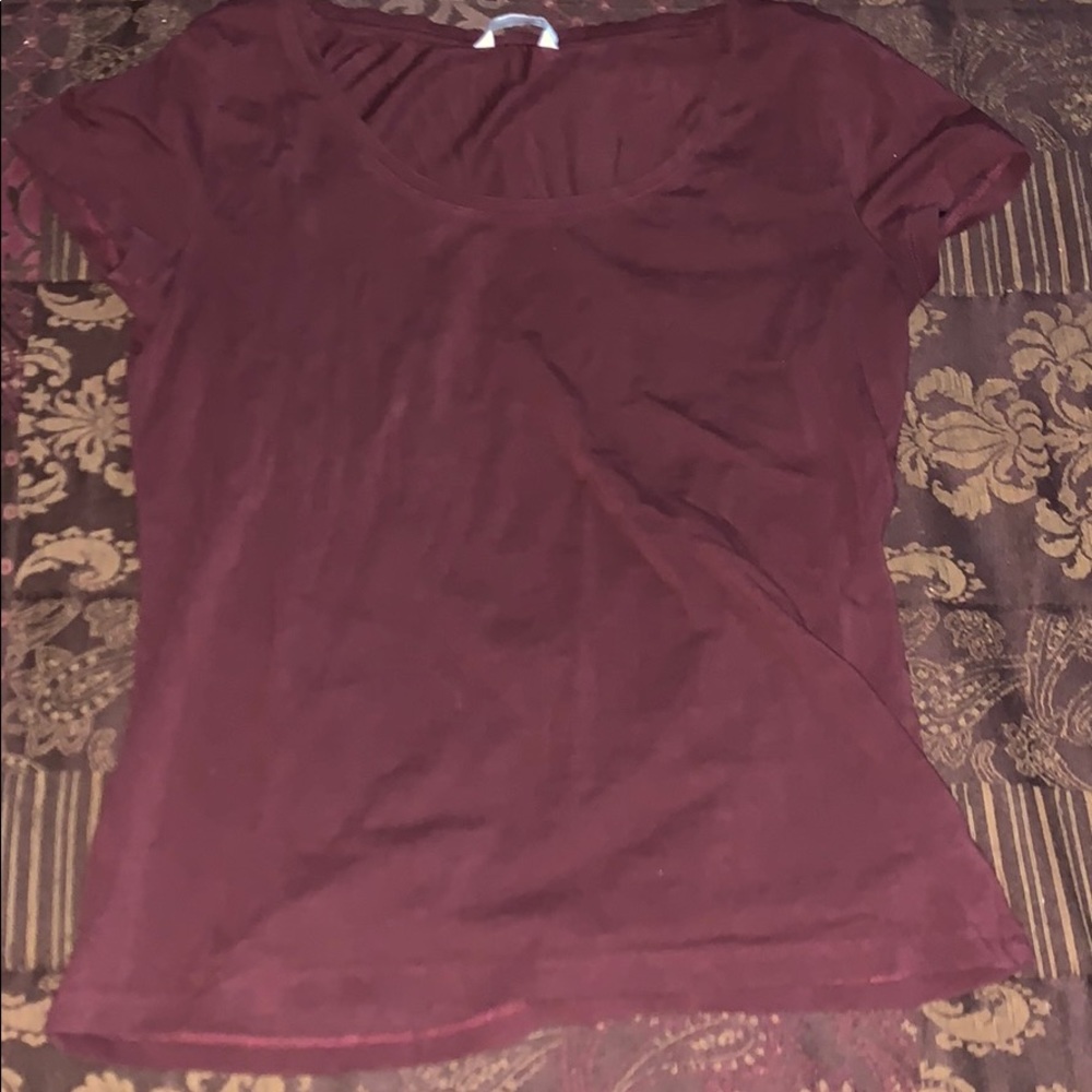 H&M burgundy t- shirt